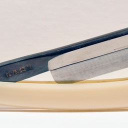 Feather NOS 2018 1c.jpg