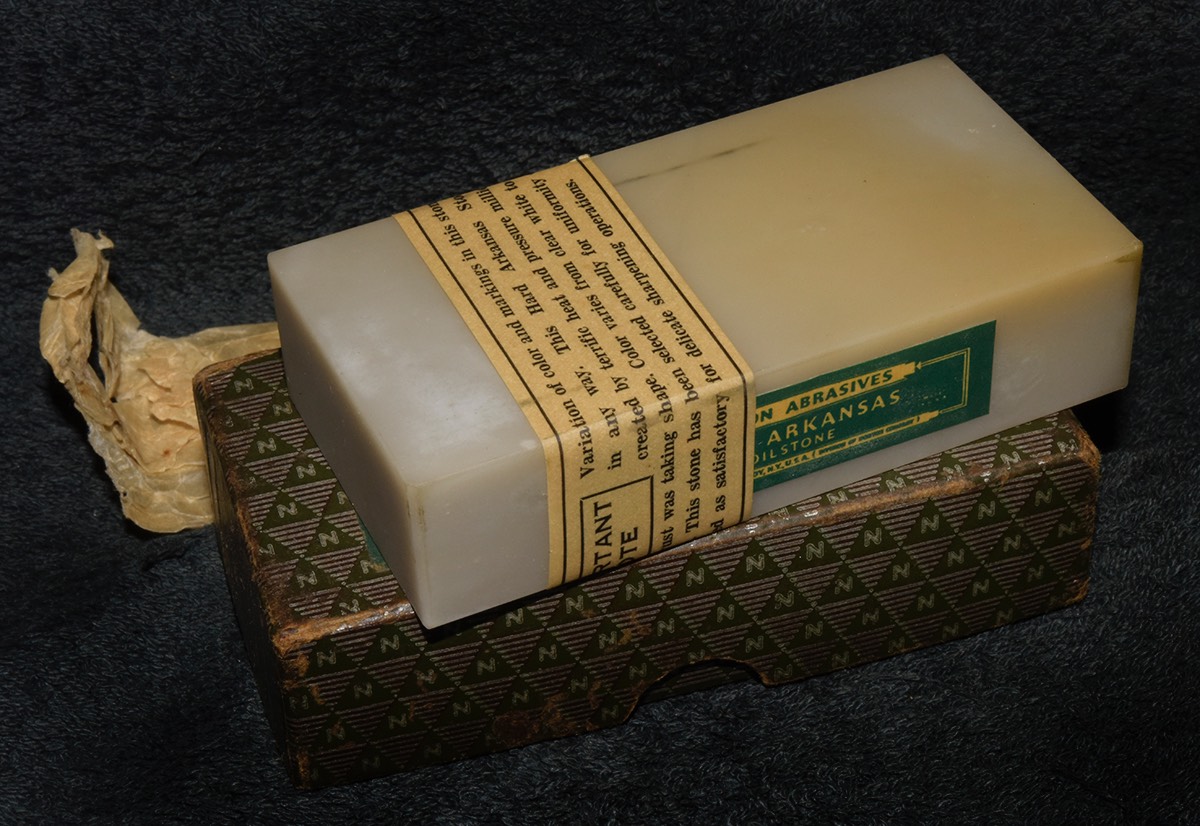 Norton 4 Inch Hard Ark 1940s 1d.jpg