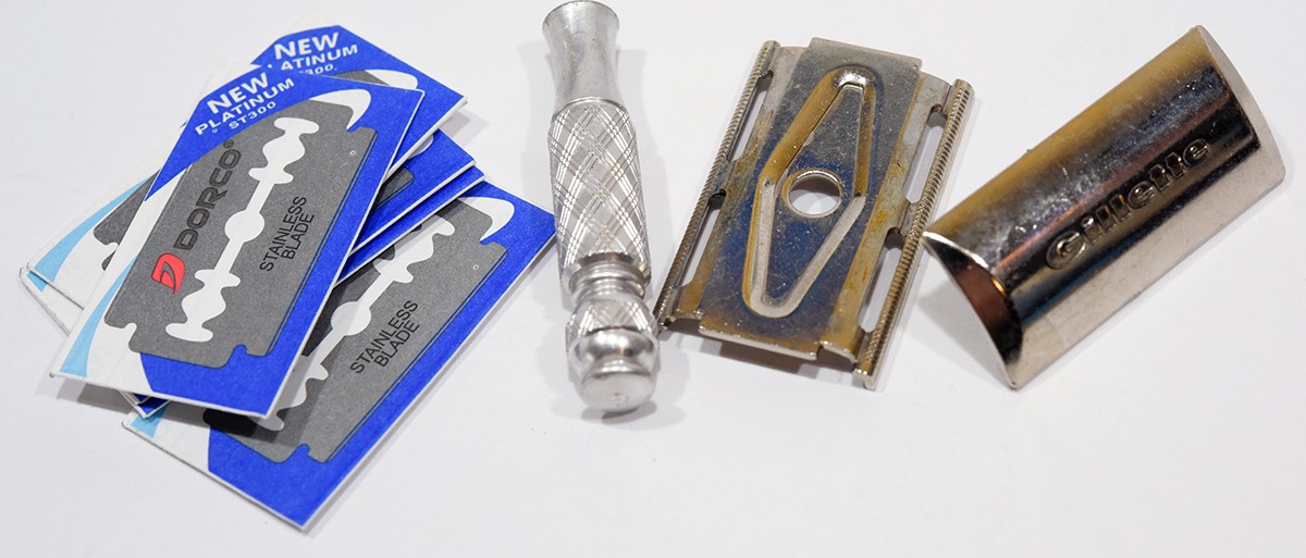 Pleather Travel Tech 1970 1e.jpg