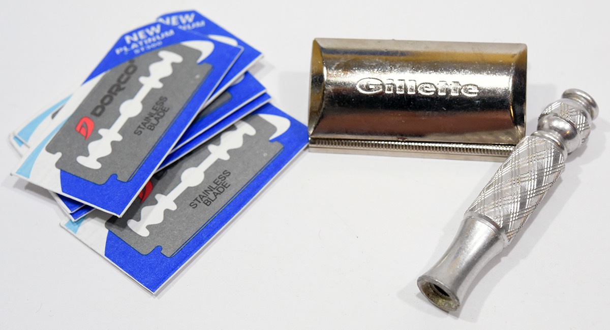 Pleather Travel Tech 1970 1g.jpg